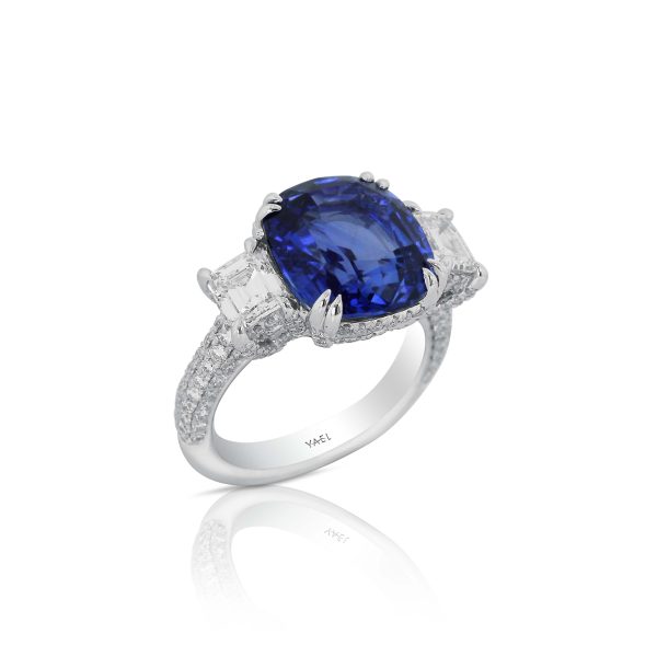 Royal Blue Sapphire & Emerald Diamond Ring - Image 3