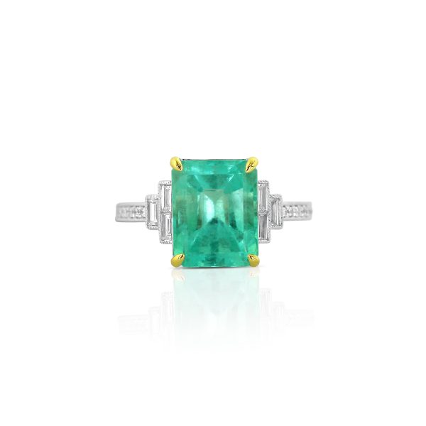 Vintage-Inspired Emerald and Diamond Ring - Image 2