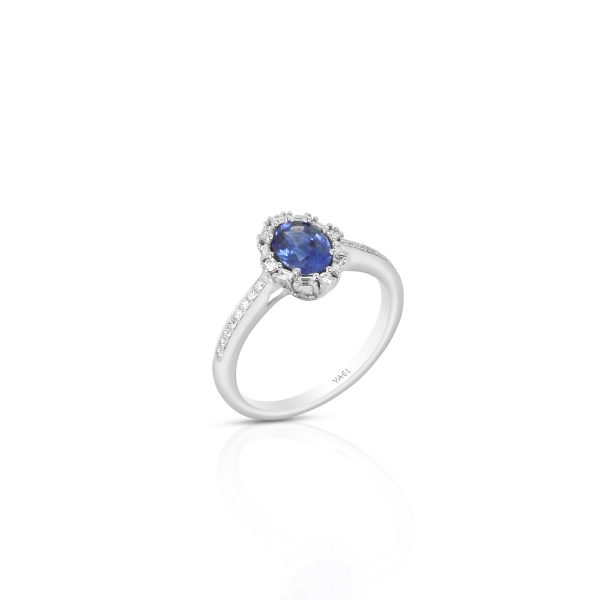 Oval Blue Sapphire Ring - Image 3
