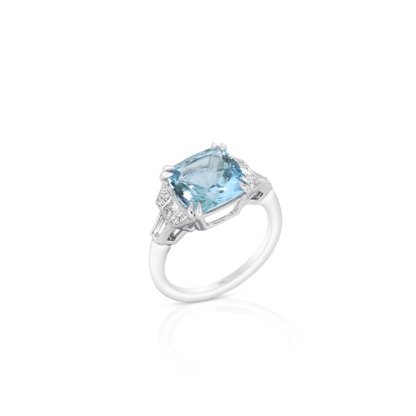 Cushion-Cut Aquamarine and Diamond Ring - Image 3