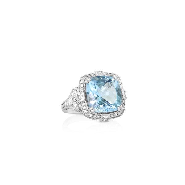 Cushion-Cut Aquamarine and Diamond Ring - Image 3